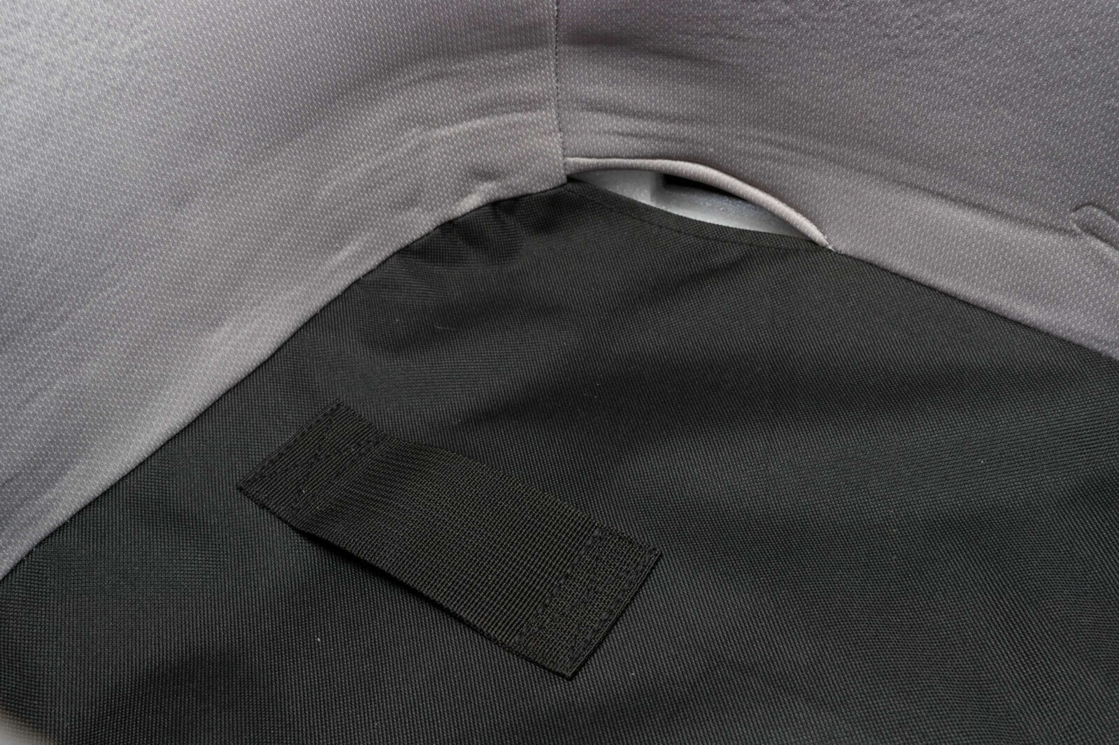 Autositz, 41x39x42cm, schwarz/grau Autositz, 41x39x42cm, schwarz/grau