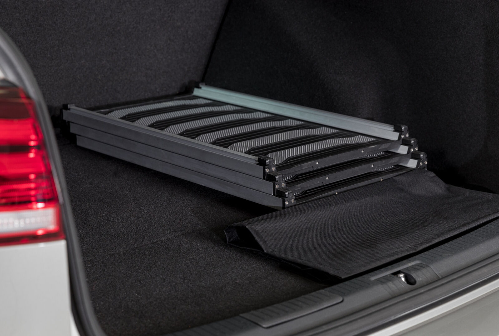 Rampe téléscopique, 3 fois à télescoper, 40×78-175cm, 6,8 kg Rampe téléscopique, 3 fois à télescoper, 40×78-175cm, 6,8 kg