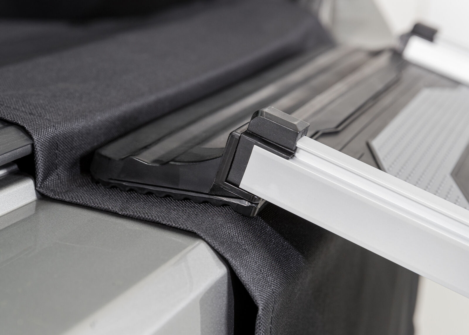 Rampe téléscopique, 3 fois à télescoper, 40×78-175cm, 6,8 kg Rampe téléscopique, 3 fois à télescoper, 40×78-175cm, 6,8 kg