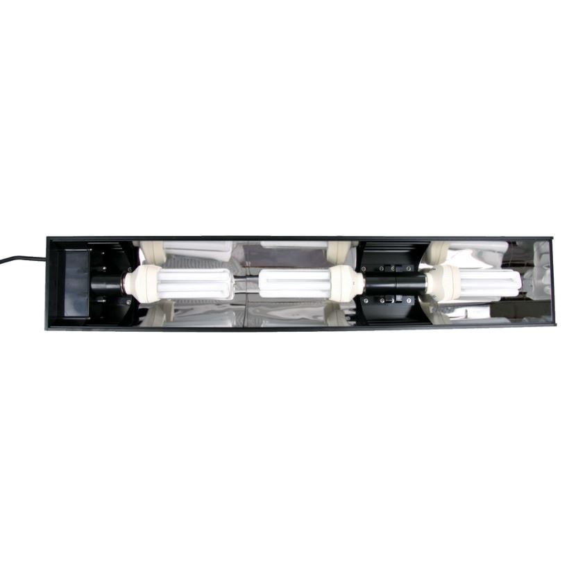 Couvercle en aluminium, p. 3 lampes compactes 50W Couvercle en aluminium, p. 3 lampes compactes 50W