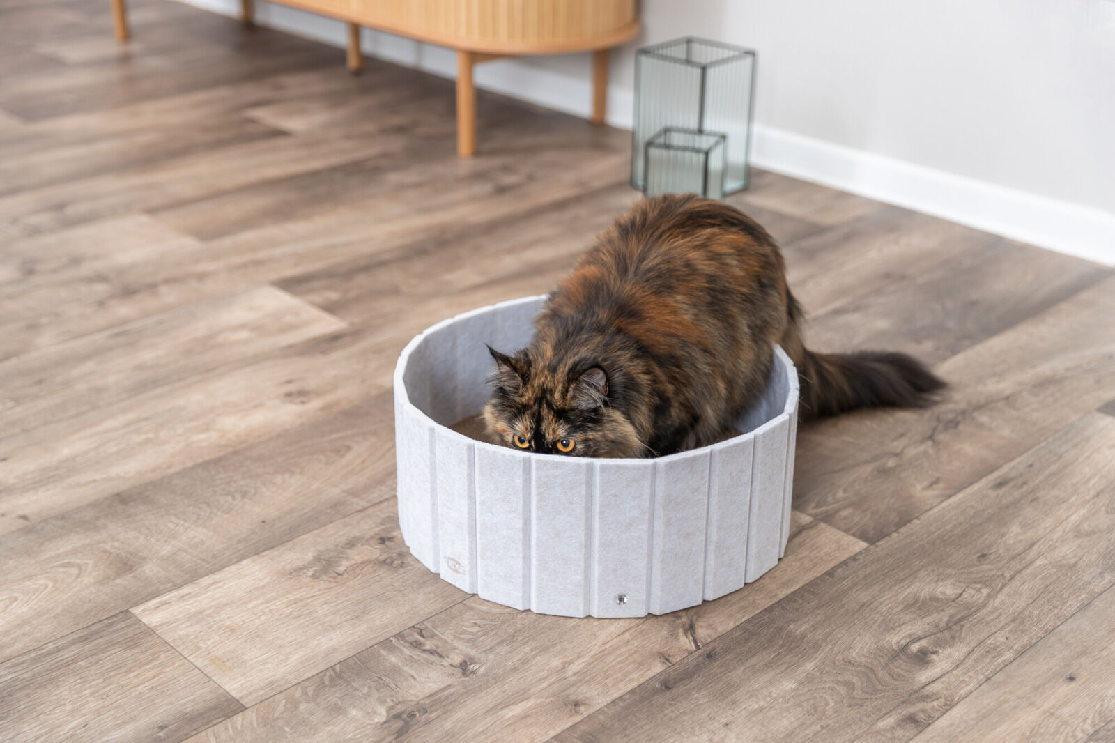 Griffoir avec bord en feutre / catnip, ø 38 × 16 cm, crème Griffoir avec bord en feutre / catnip, ø 38 × 16 cm, crème